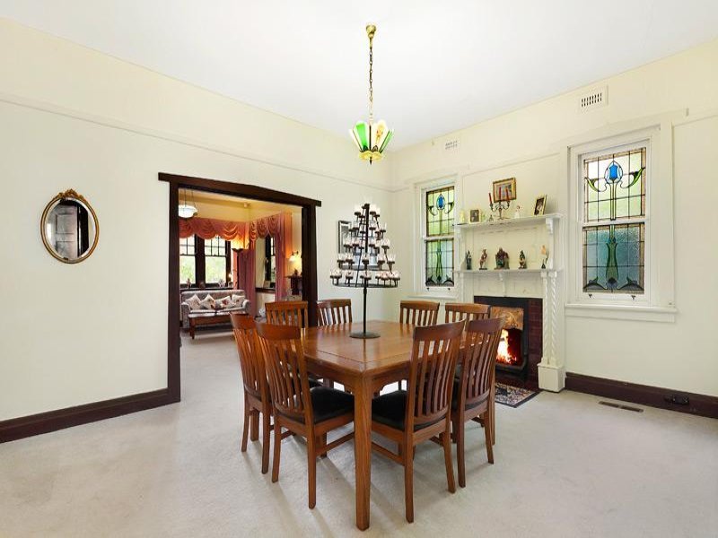 24 Tourello Avenue, Hawthorn East image 3