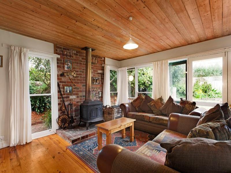 24 Tourello Avenue, Hawthorn East image 5