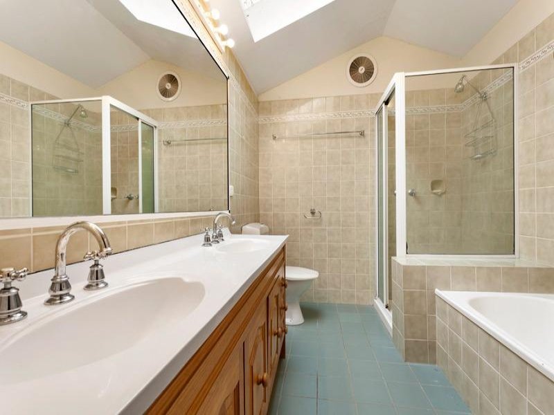 24 Tourello Avenue, Hawthorn East image 7
