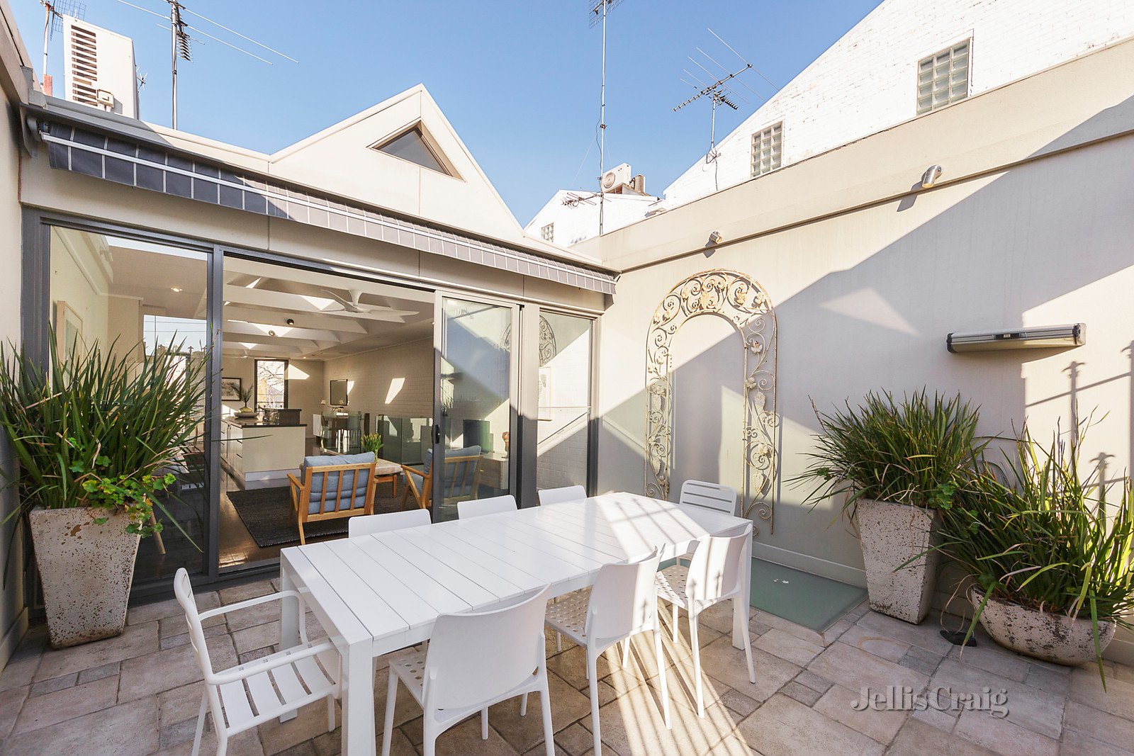 2/4 Tullo Place, Richmond image 4