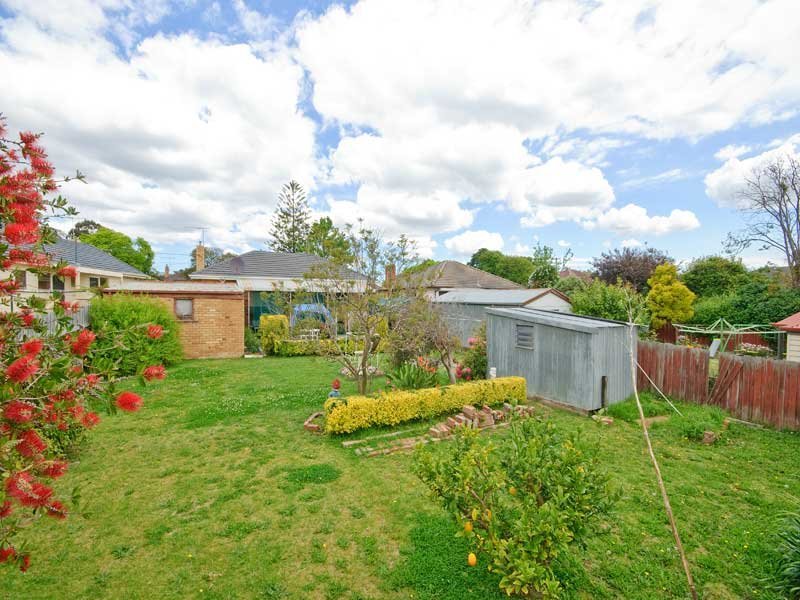 24 Twyford Street, Box Hill North image 4