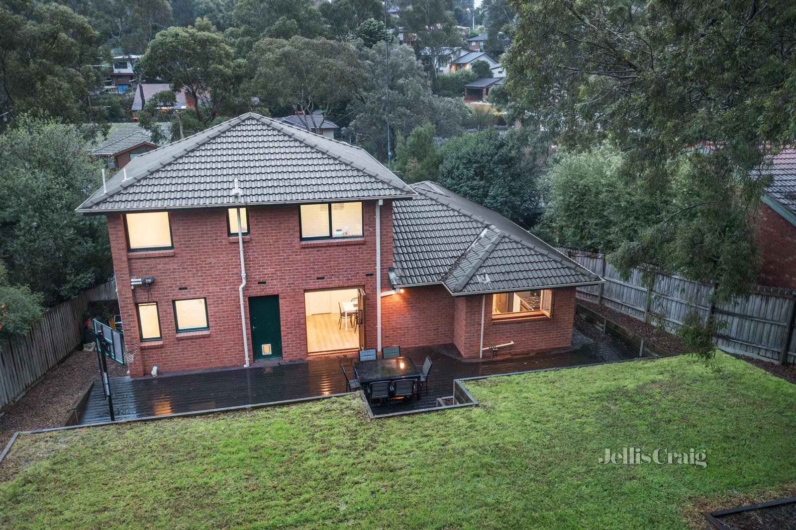 24 Valonia Drive, Eltham image 19