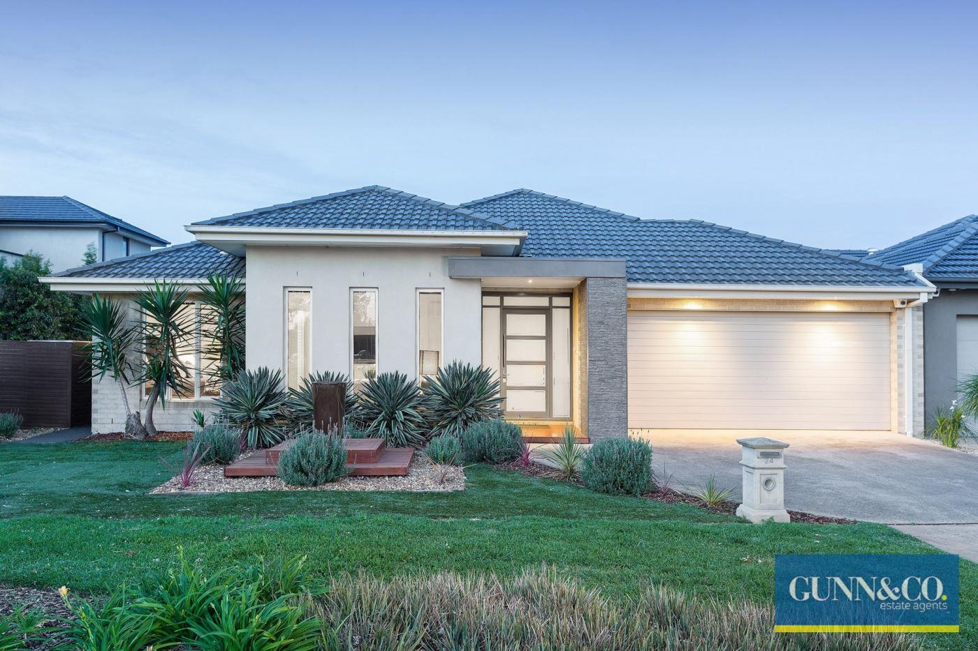 24 Vaucluse Boulevard, Sanctuary Lakes image 1