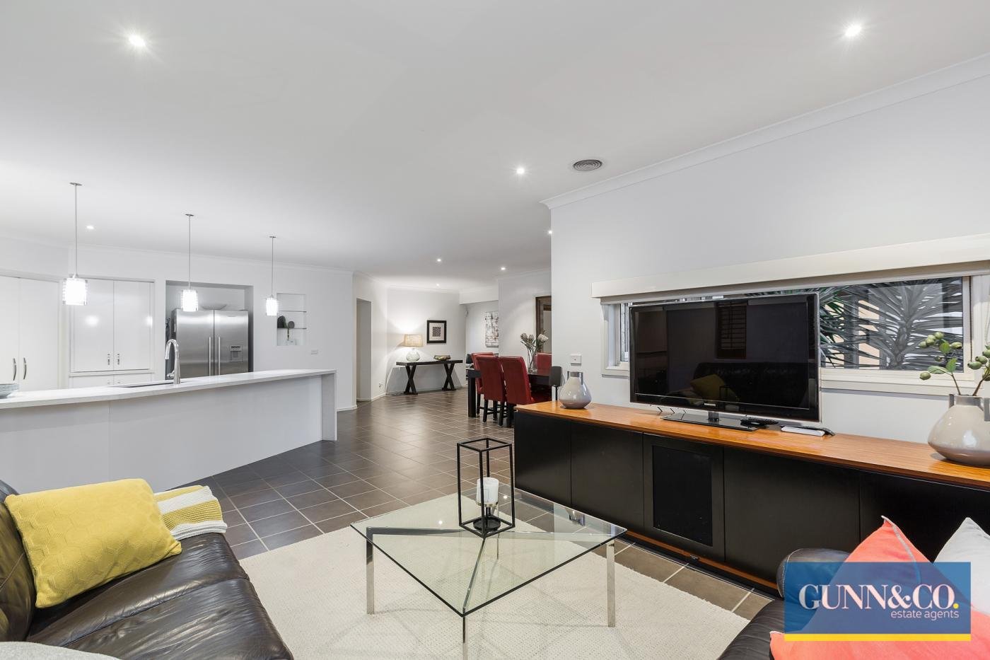 24 Vaucluse Boulevard, Sanctuary Lakes image 11