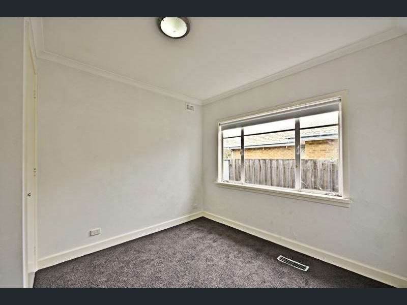 Property Gallery Thumbnail 8