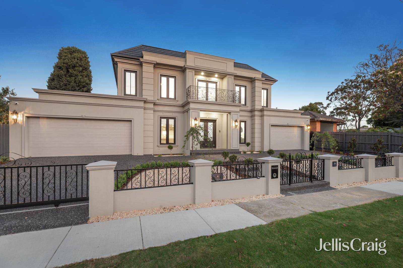 24 Viewpoint Avenue, Glen Waverley image 2