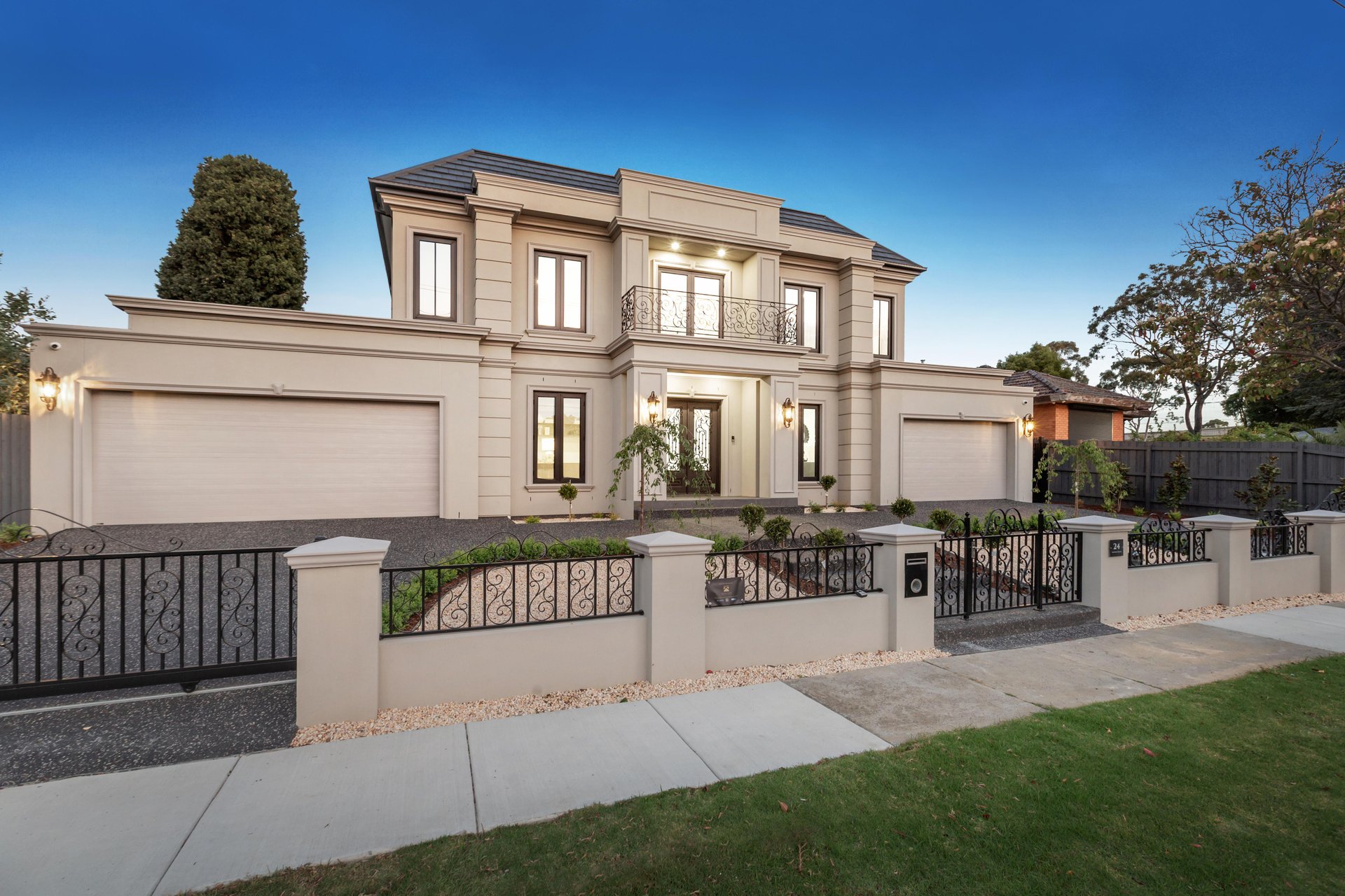 24 Viewpoint Avenue, Glen&nbsp;Waverley image 2