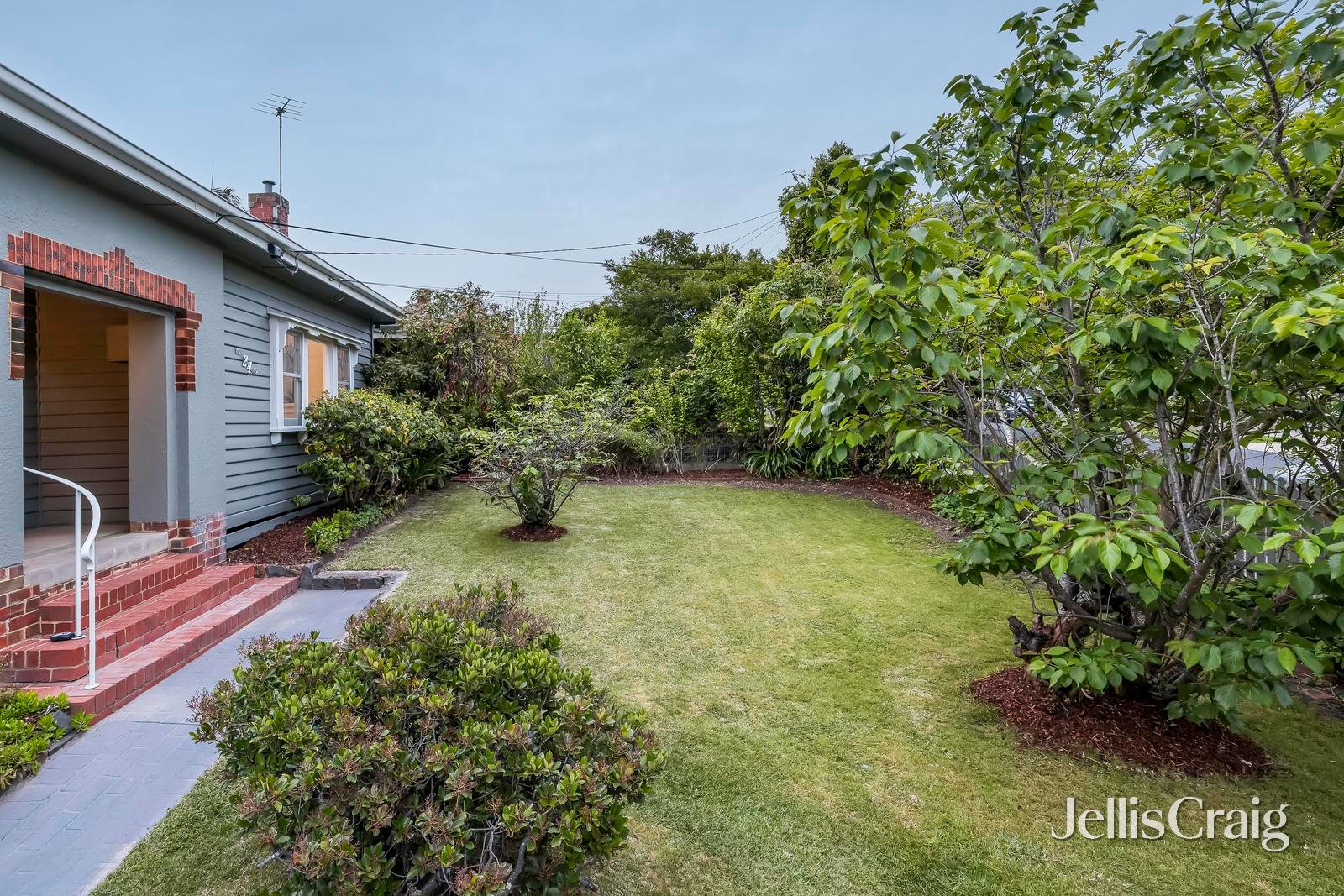 24 Wahroongaa Road, Murrumbeena image 2