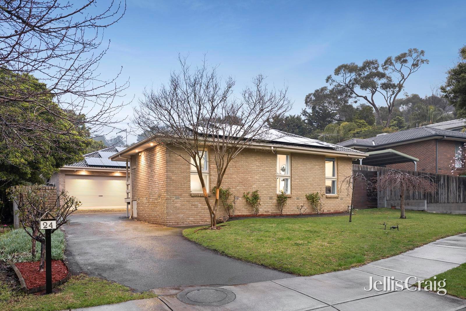 24 Walnut Drive, Kilsyth image 1