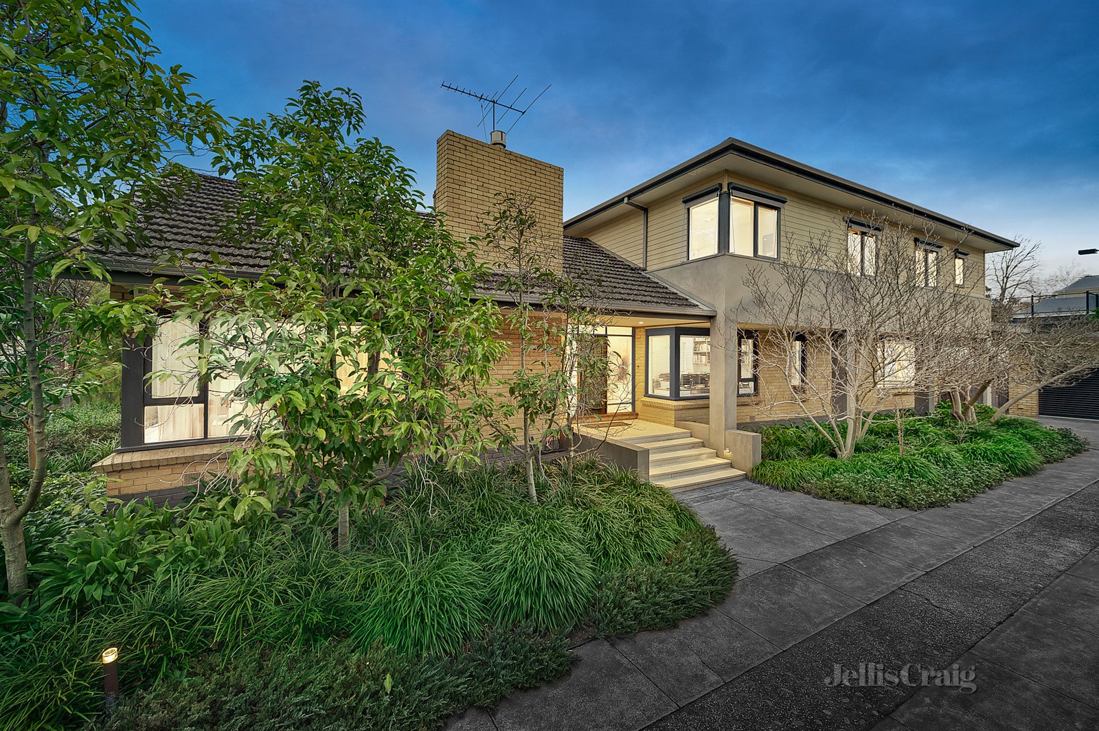 24 Walsh Street, Deepdene image 4