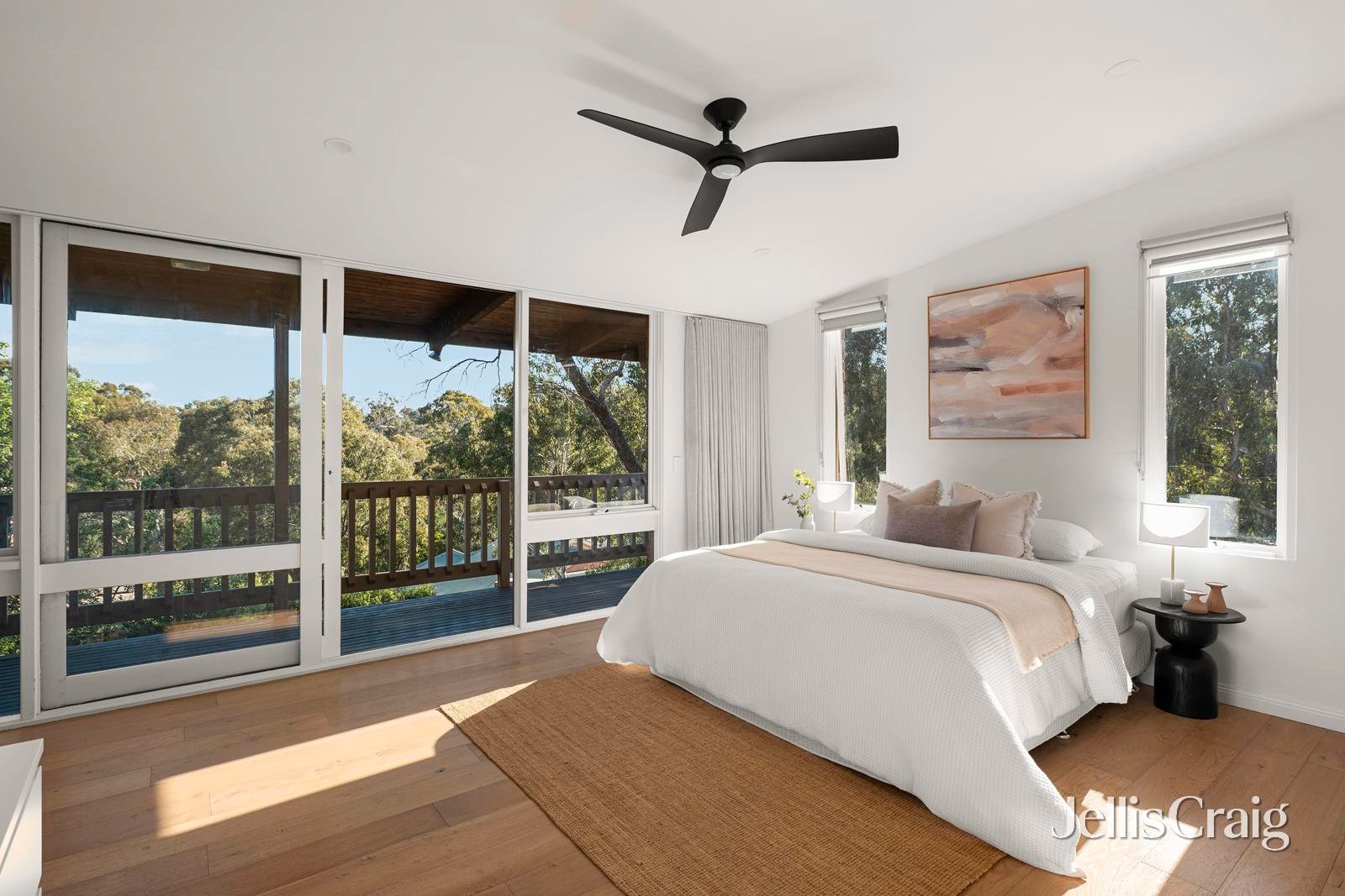 24 Warringah Crescent, Eltham image 8