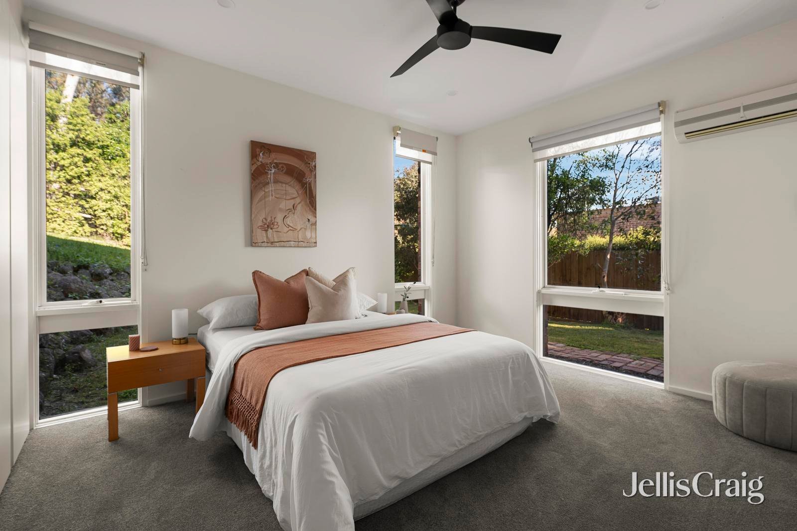 24 Warringah Crescent, Eltham image 10