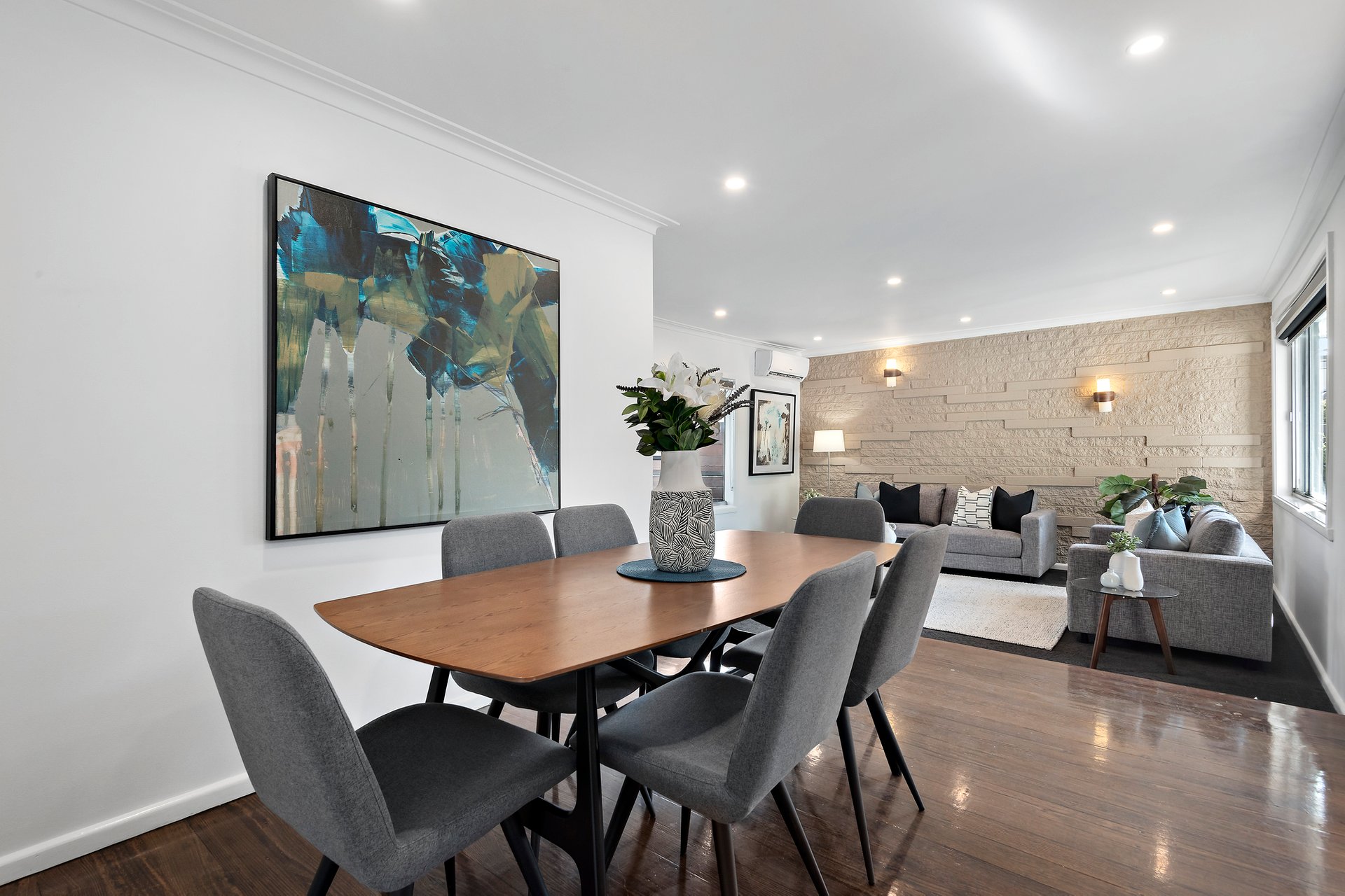 Property Gallery Thumbnail 3