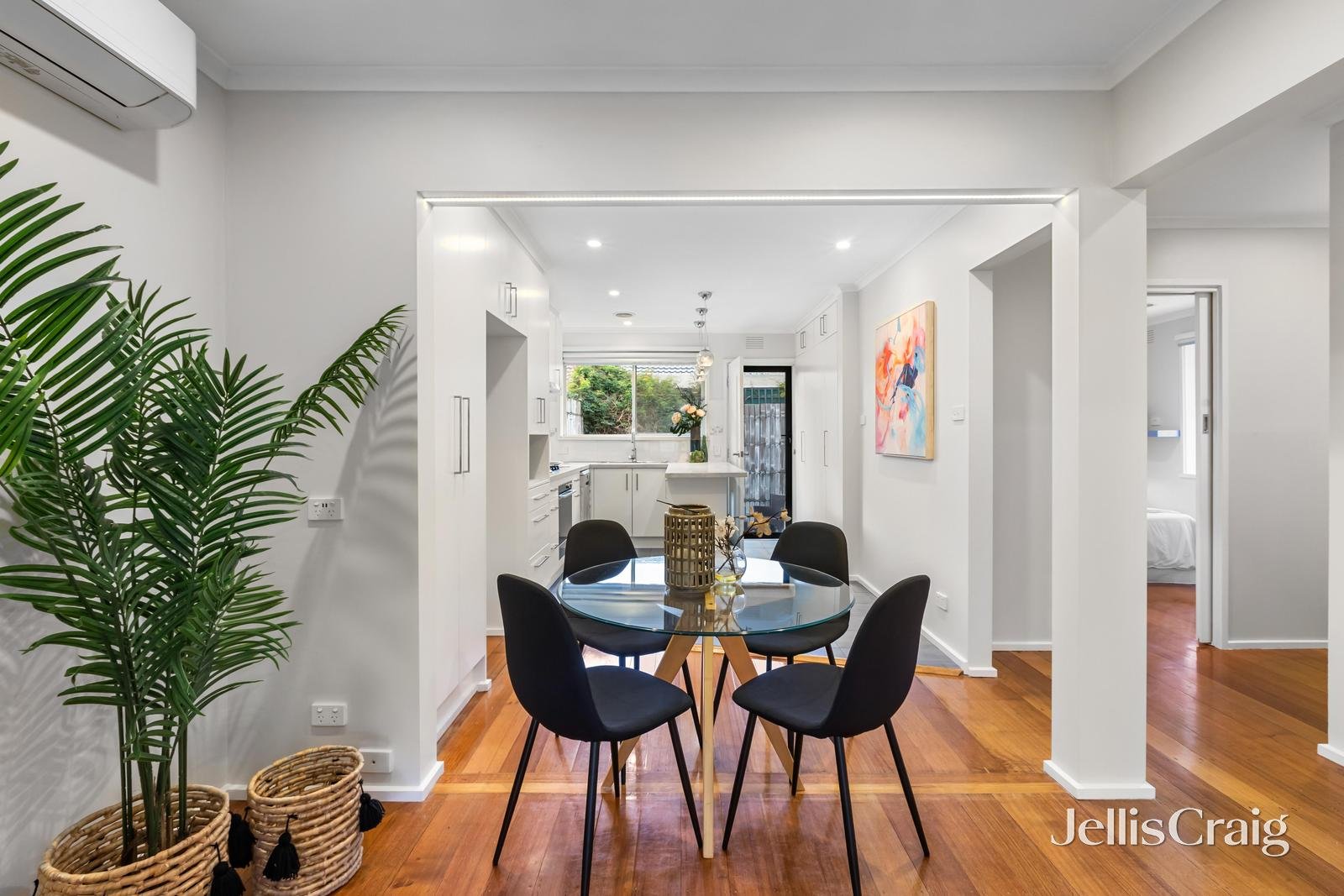2/4 Wattle Grove, Mckinnon image 3