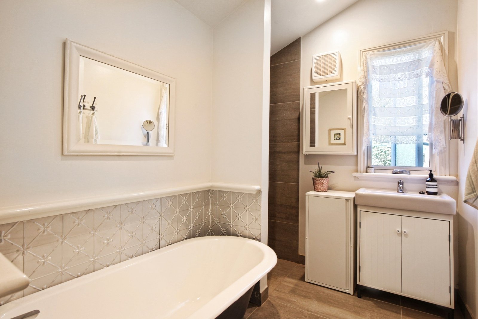 Property Gallery Thumbnail 15