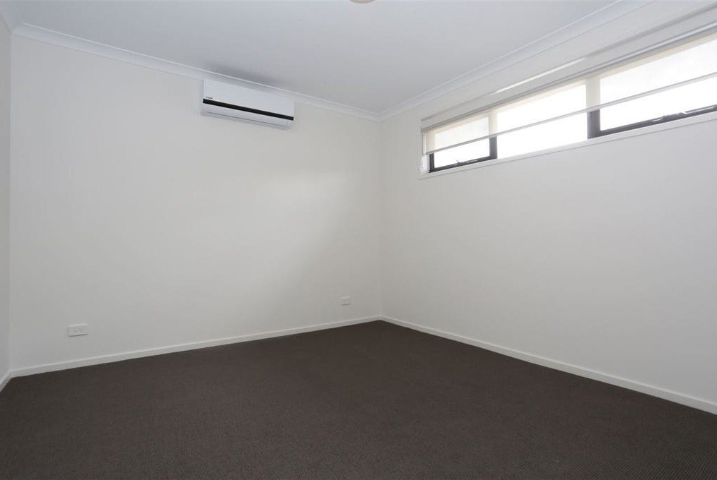 2/4 West Court, Glen&nbsp;Waverley image 7