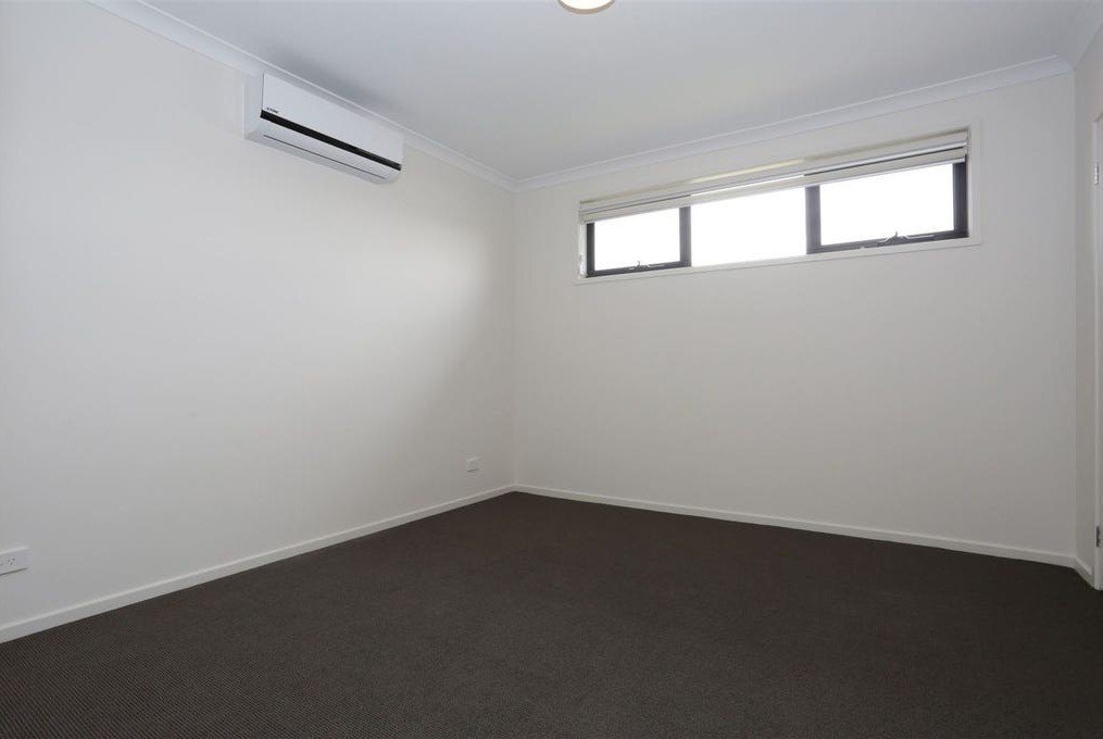 2/4 West Court, Glen&nbsp;Waverley image 9