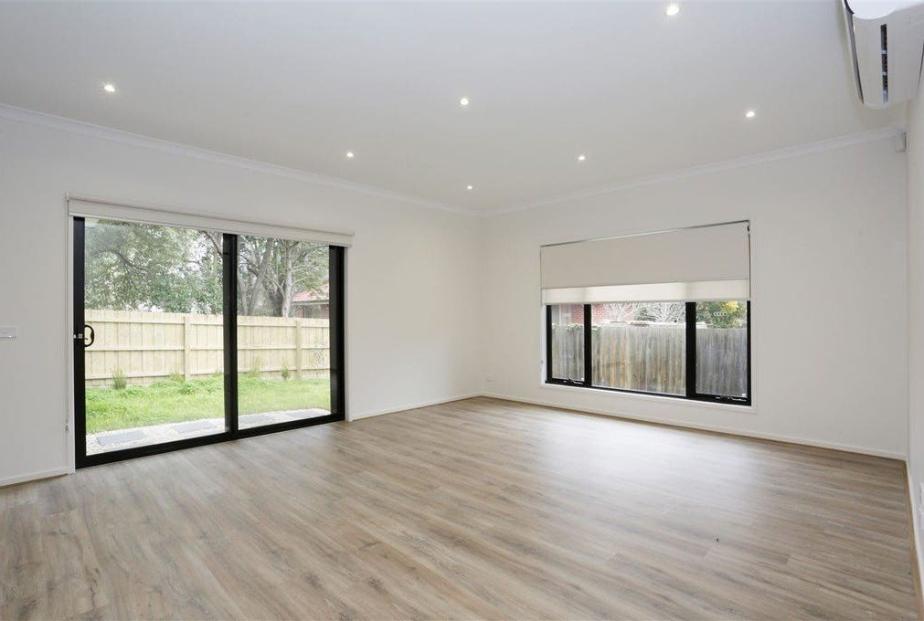 2/4 West Court, Glen&nbsp;Waverley image 3