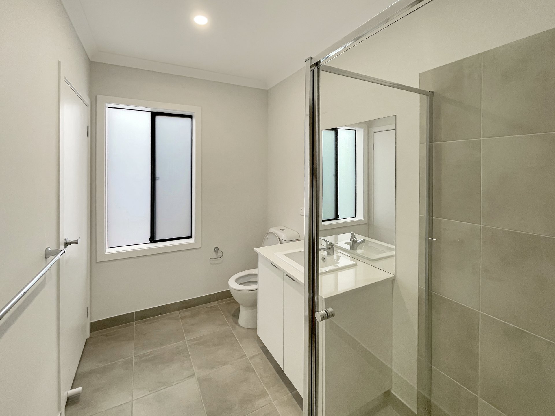 24 Zale Street, Leopold image 6