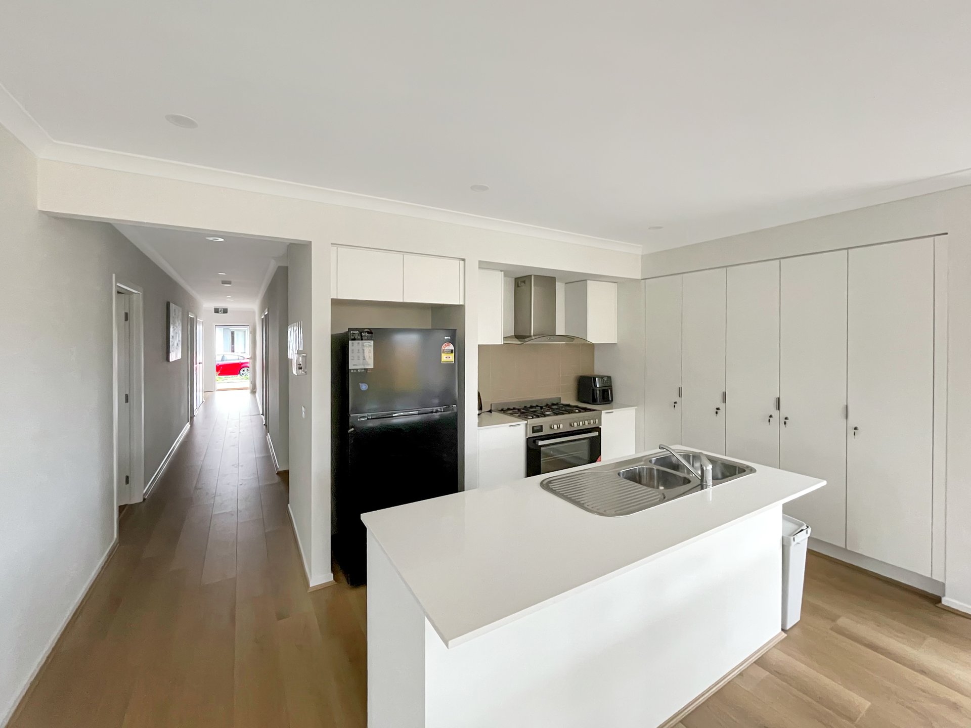24 Zale Street, Leopold image 2