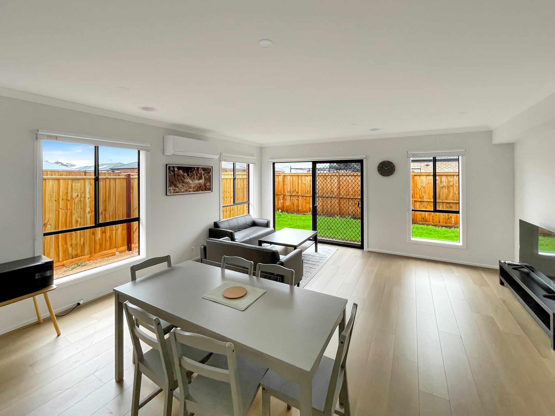 24 Zale Street, Leopold image 3