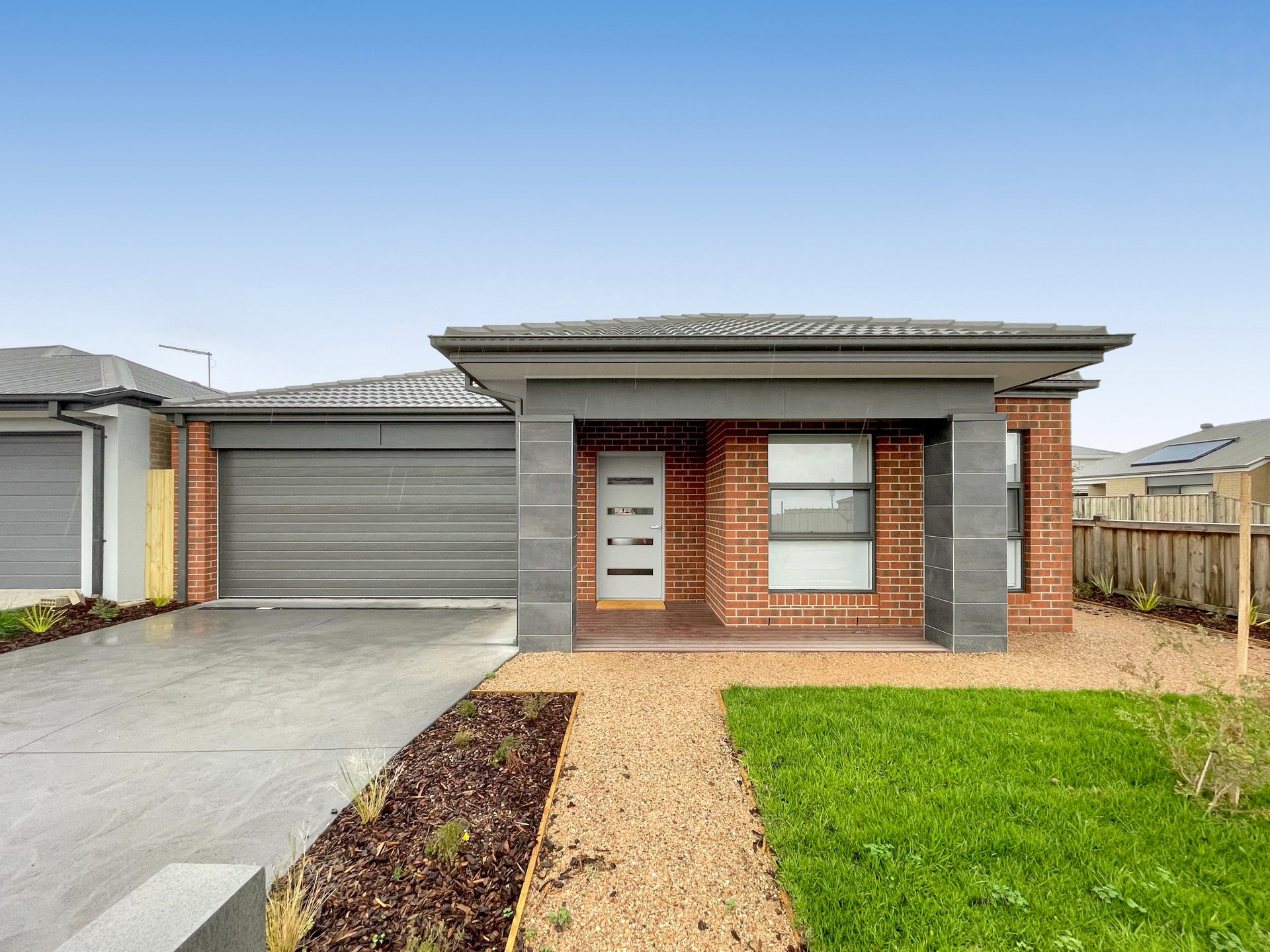 24 Zale Street, Leopold image 1