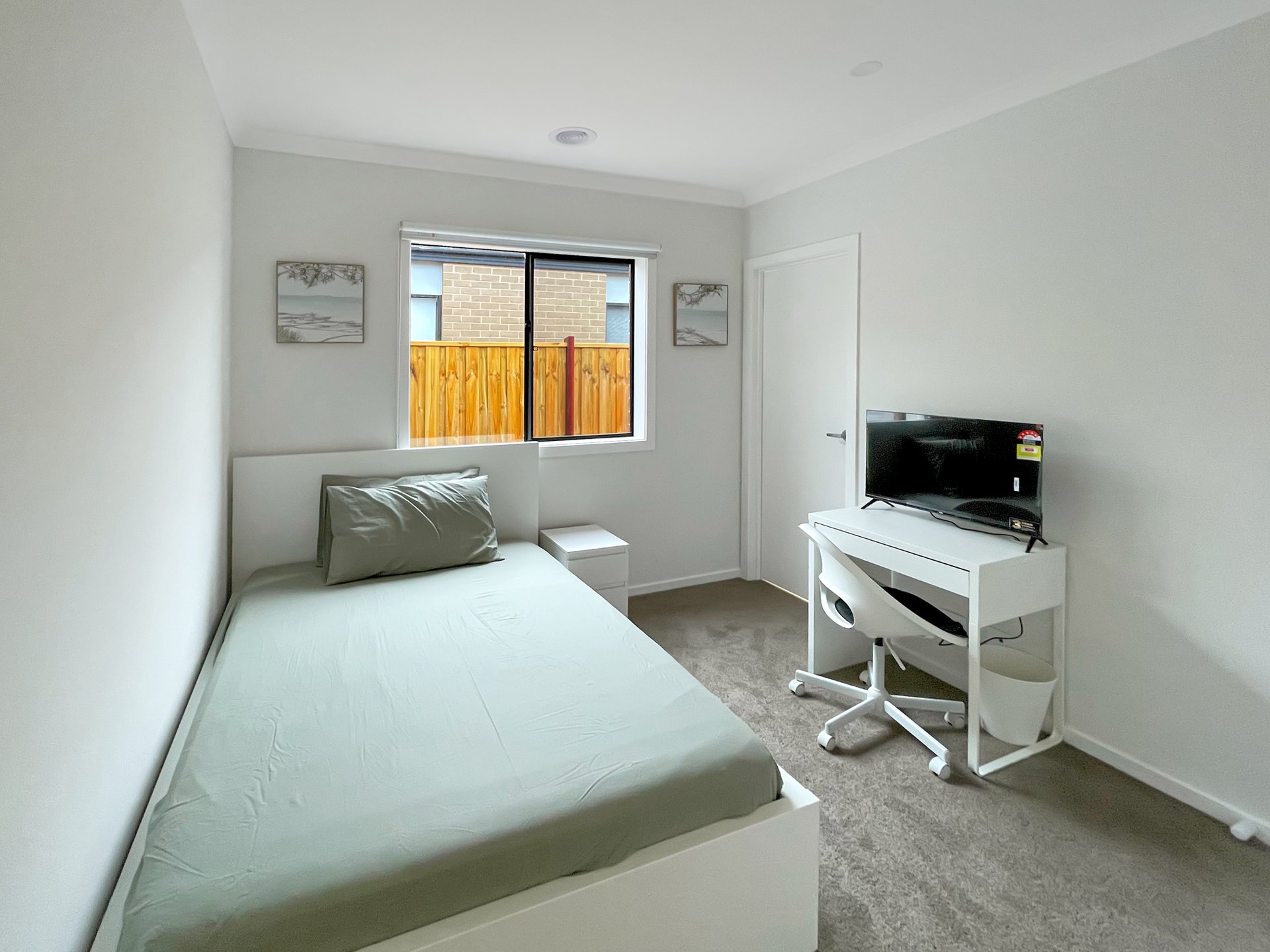24 Zale Street, Leopold image 5