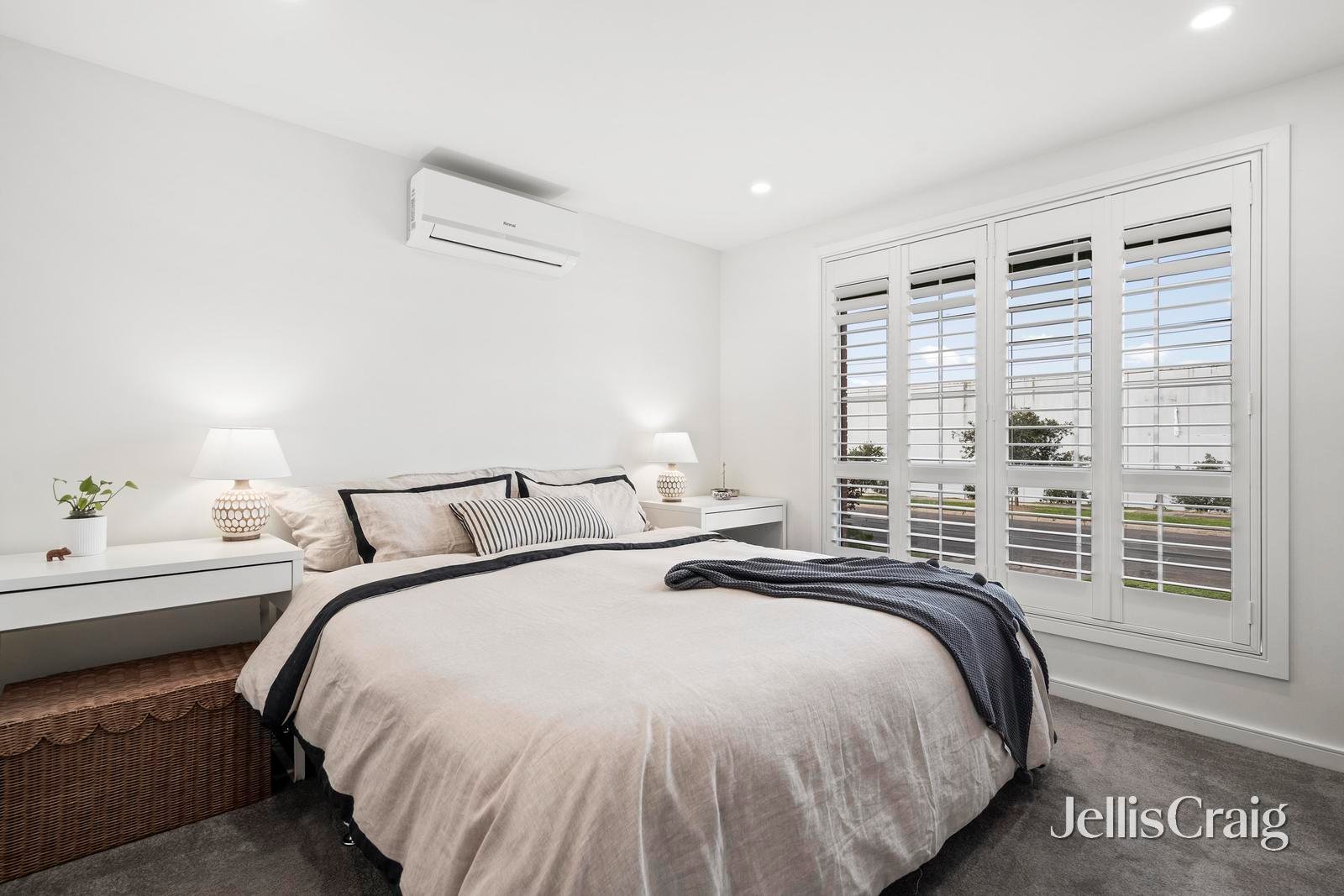 2/40-44 Lusher Road, Croydon image 4