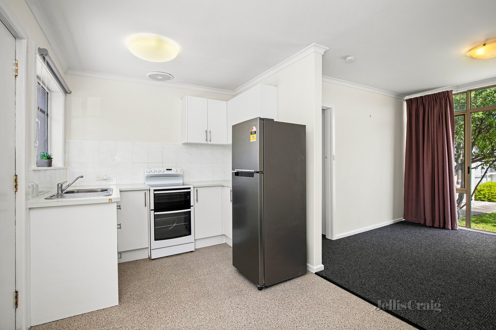 2/40 Chifley Avenue, Altona image 6