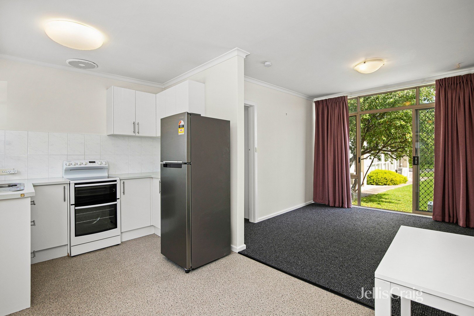 2/40 Chifley Avenue, Altona image 5