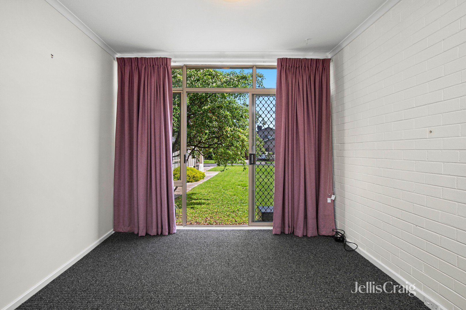 2/40 Chifley Avenue, Altona image 2