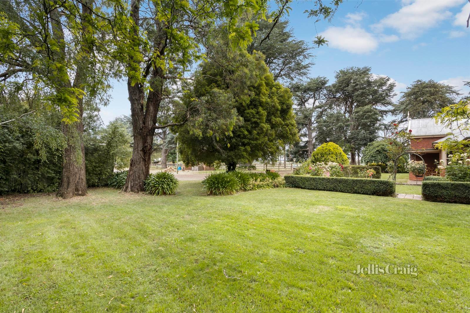 240 Daylesford Clunes Road, Blampied image 16