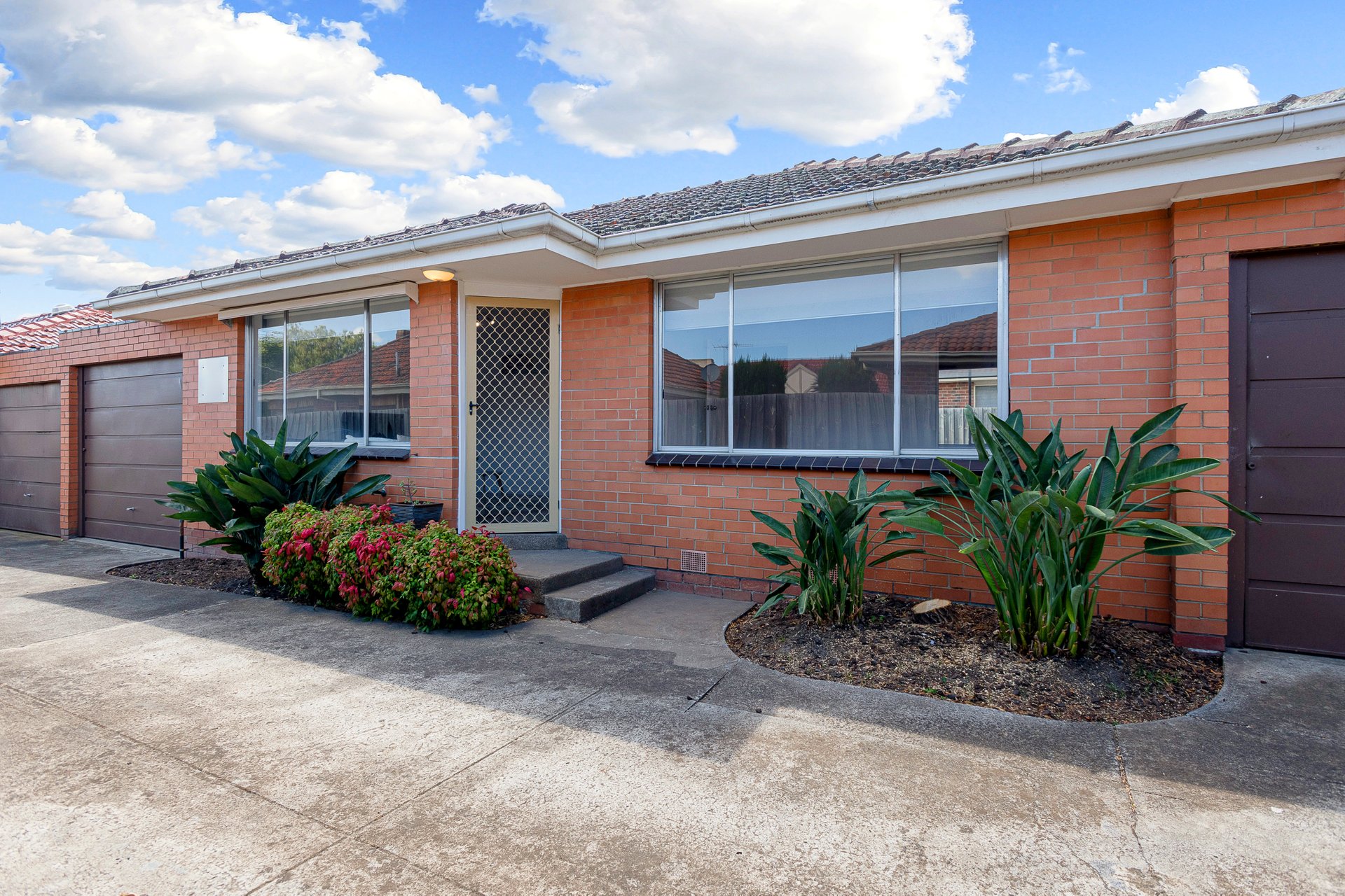 2/40 Harbury Street, Reservoir image 1