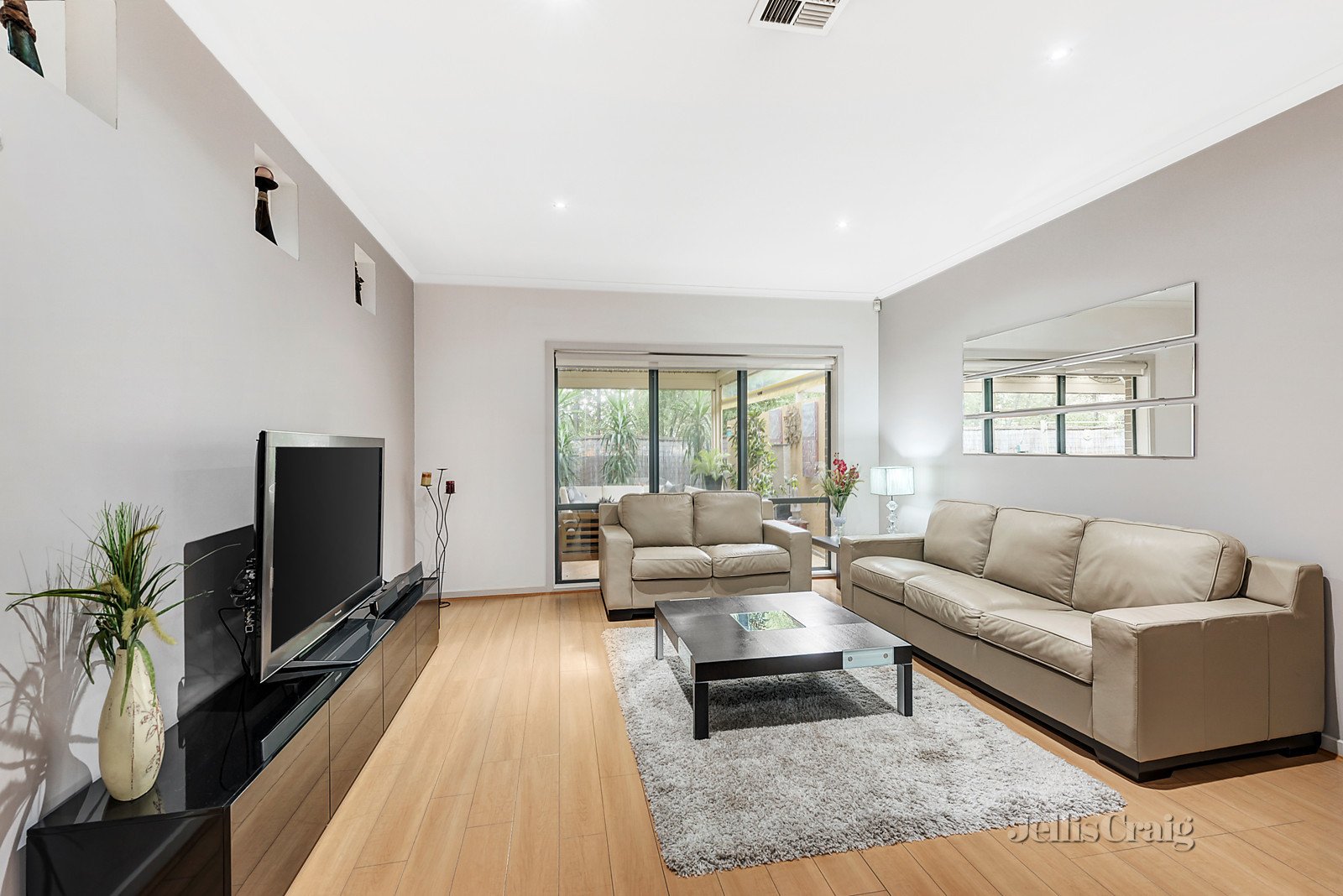 2/40 Highclere Avenue, Mount Waverley image 3