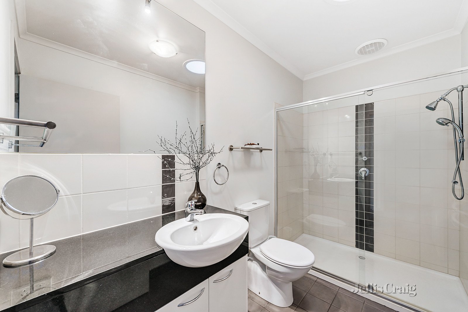 2/40 Highclere Avenue, Mount Waverley image 8