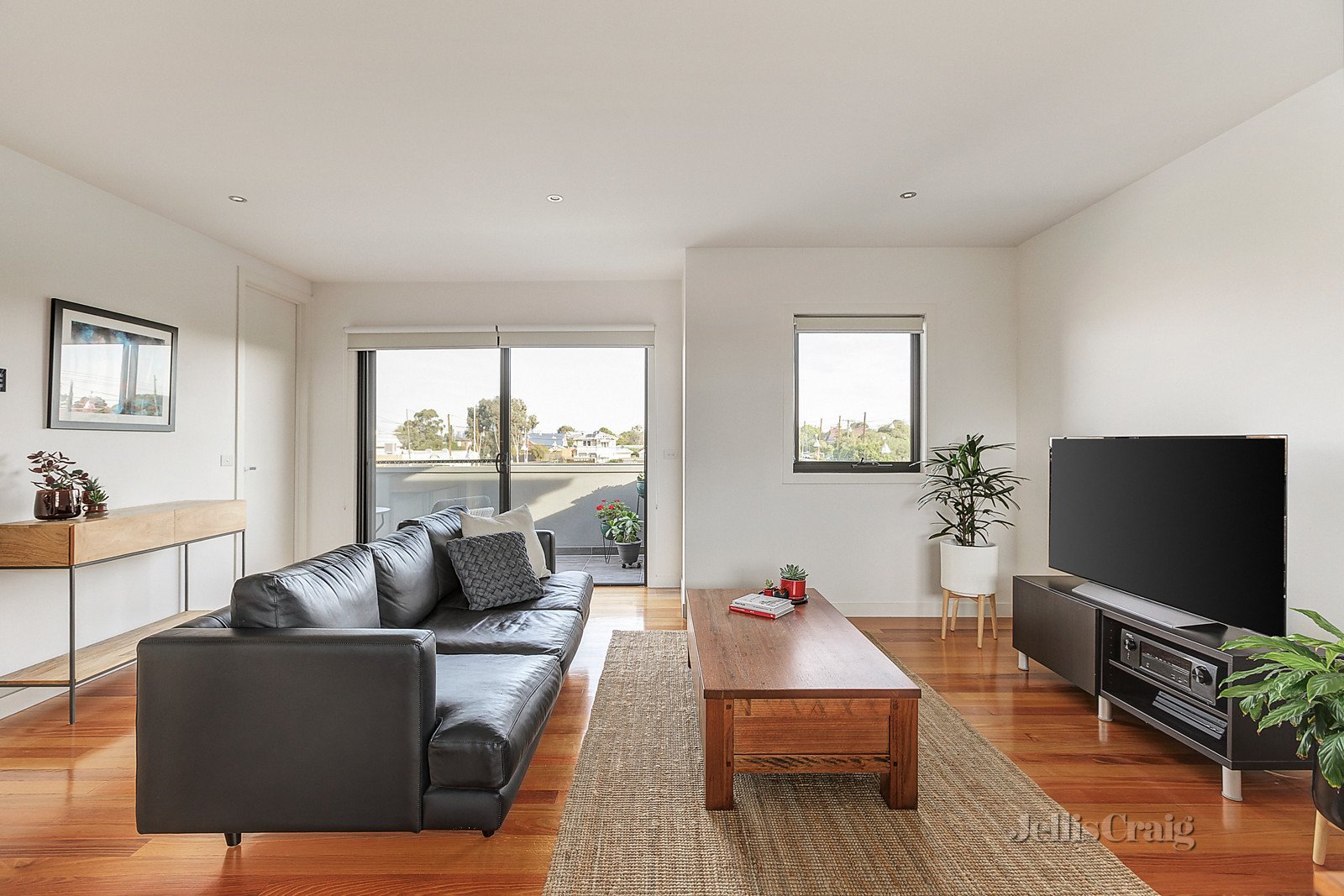 2/40 Linsey Street, Coburg image 1