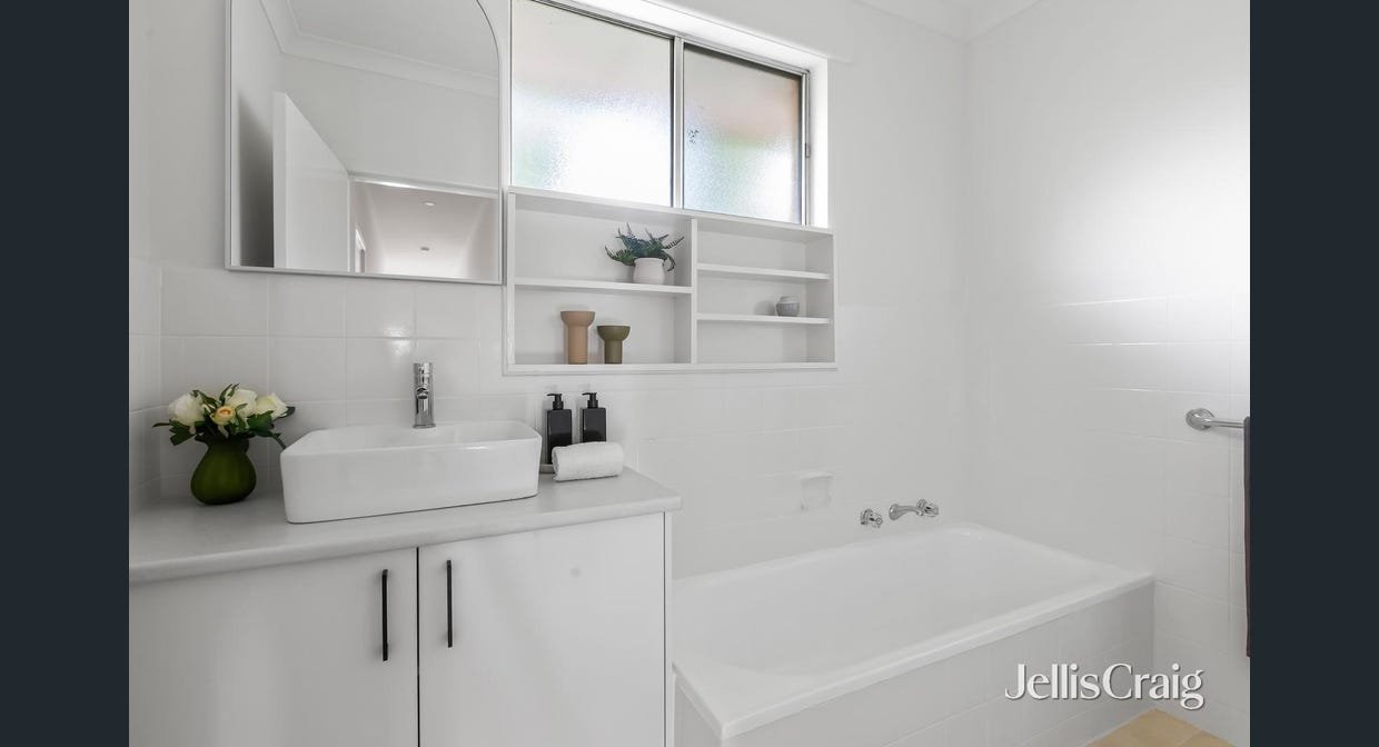 2/40 Northcote Avenue, Balwyn image 5