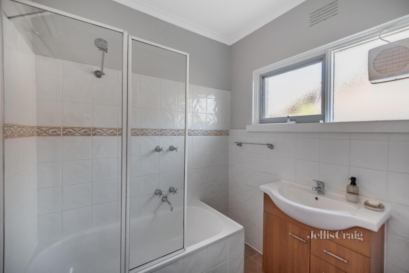 2/40 Osborne Avenue, Glen Iris image 5