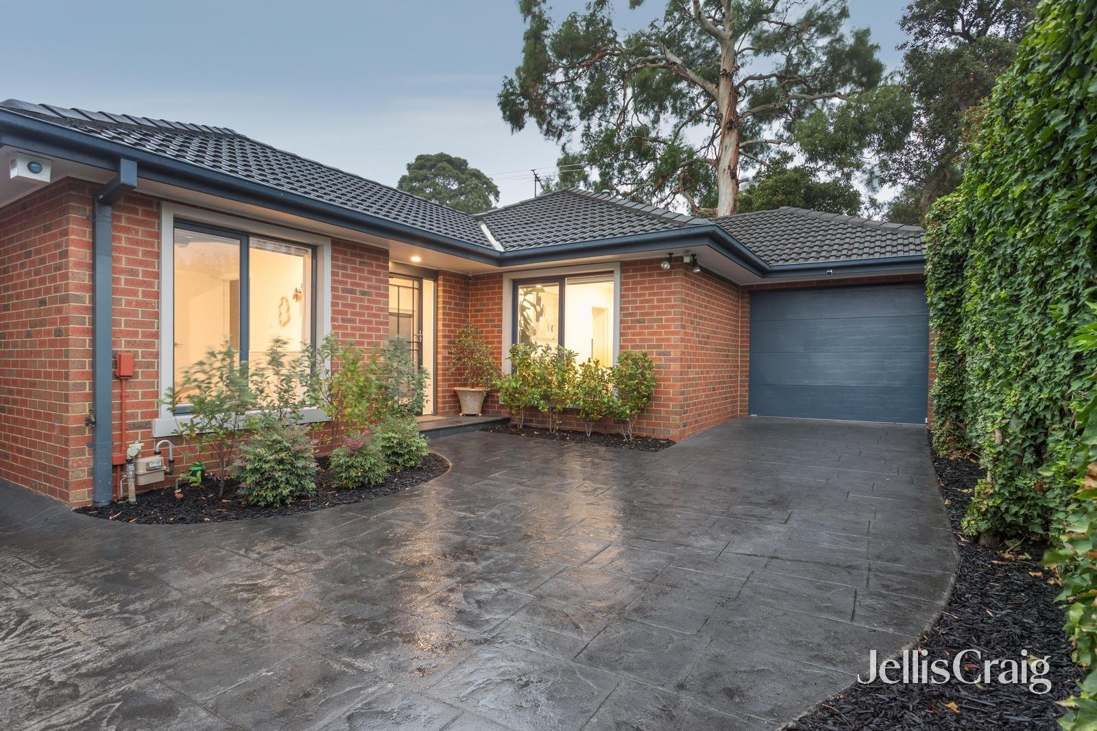 2/40 Summerhill Road, Brighton&nbsp;East image 1