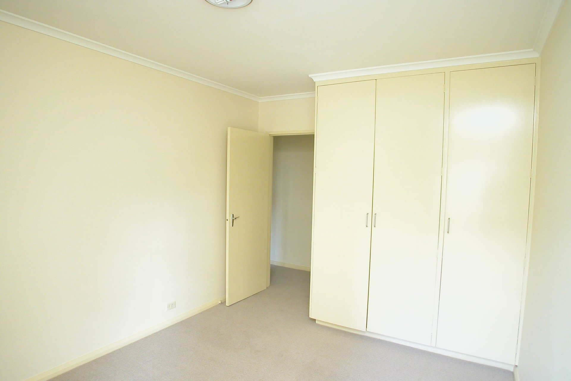 2/401 Toorak Road, South Yarra image 5