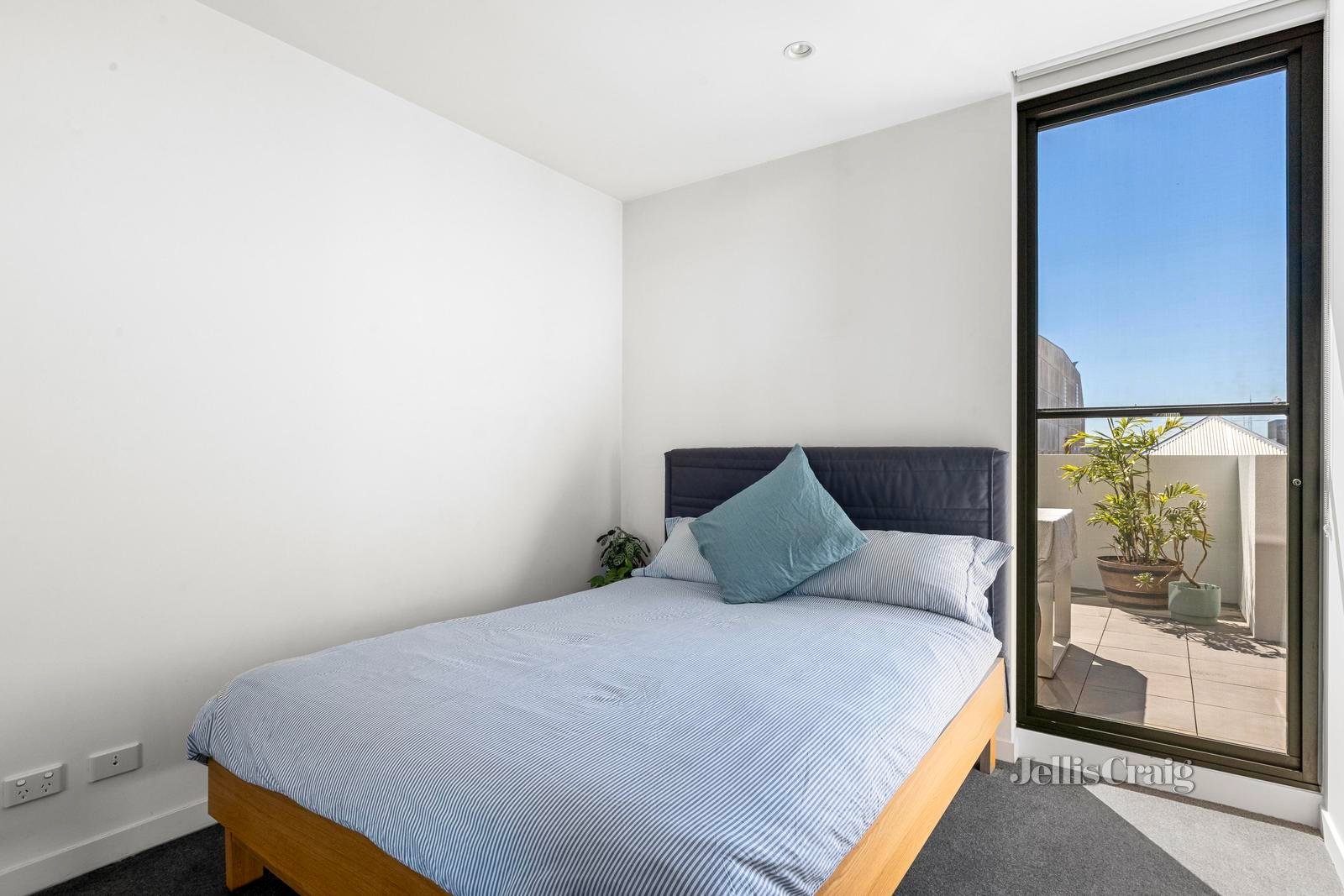 240/158 Smith Street, Collingwood image 8