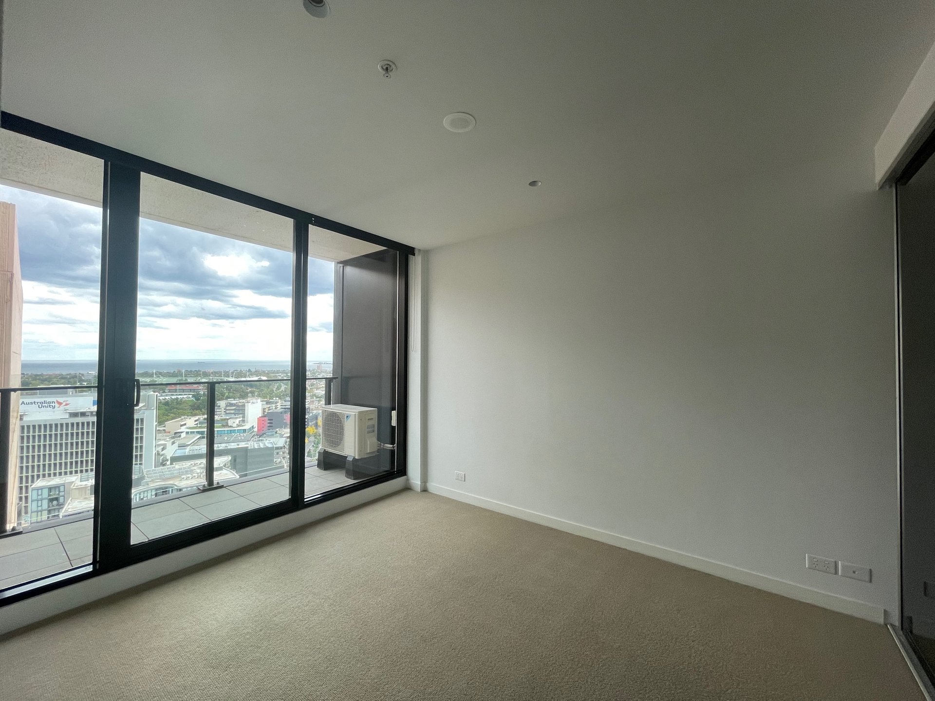 2402/50 Albert Road, South Melbourne image 3