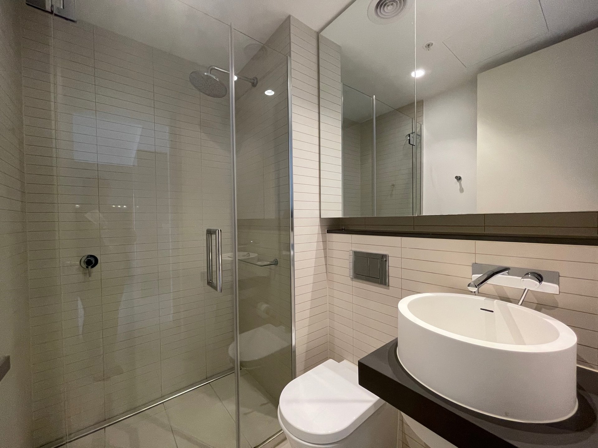 2402/50 Albert Road, South Melbourne image 4