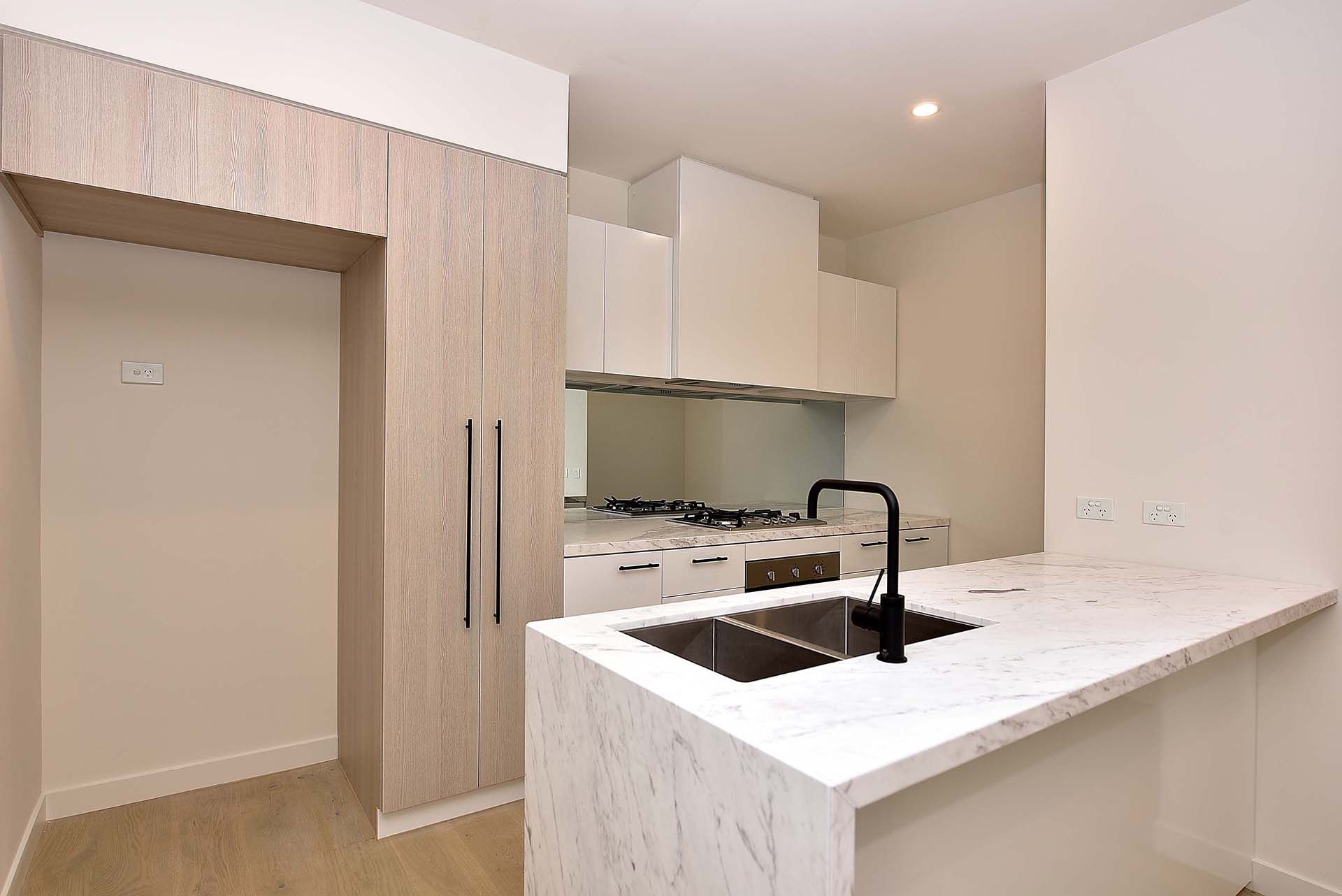 2403/864 Blackburn Road, Clayton image 1