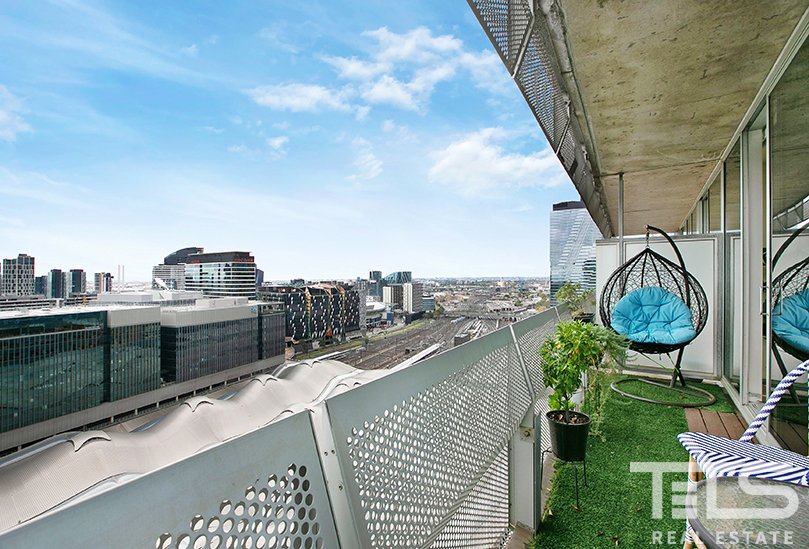 2404/620 Collins Street, Melbourne image 11