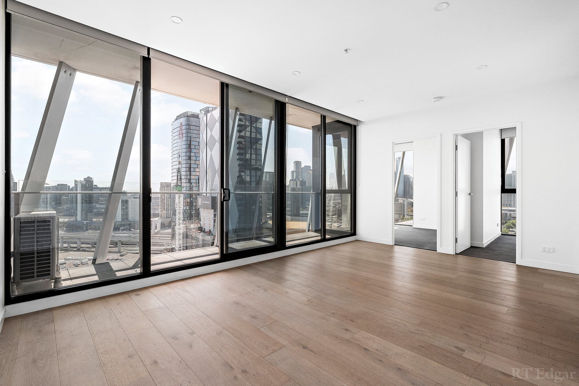 Property Gallery - Main Image