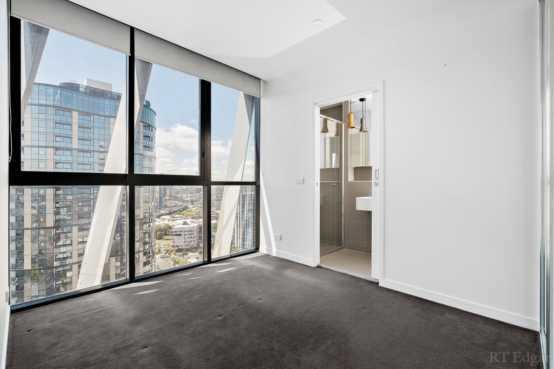 Property Gallery Thumbnail 3