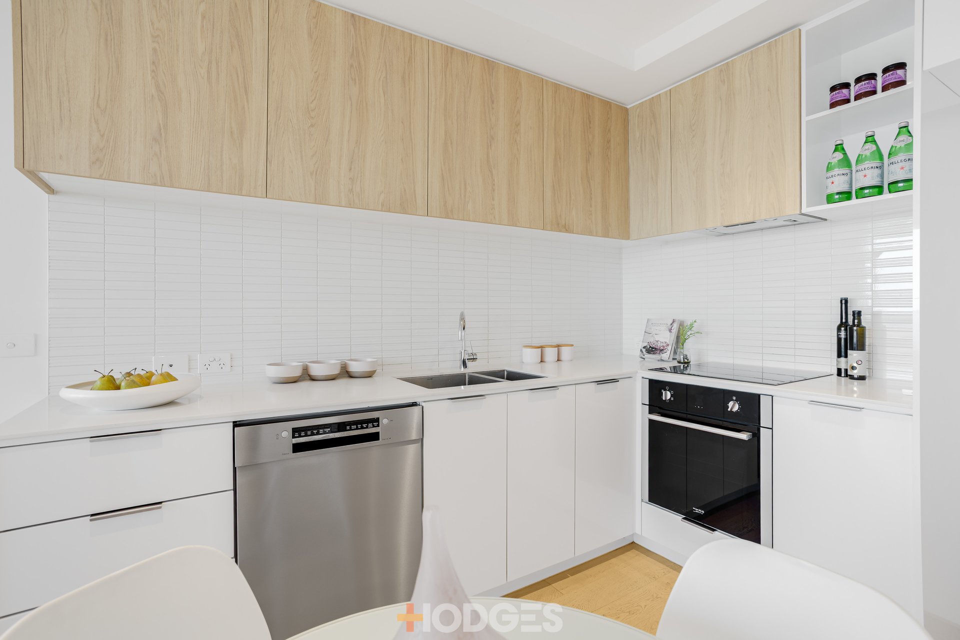 2408 / 3-5 St Kilda Road MELBOURNE