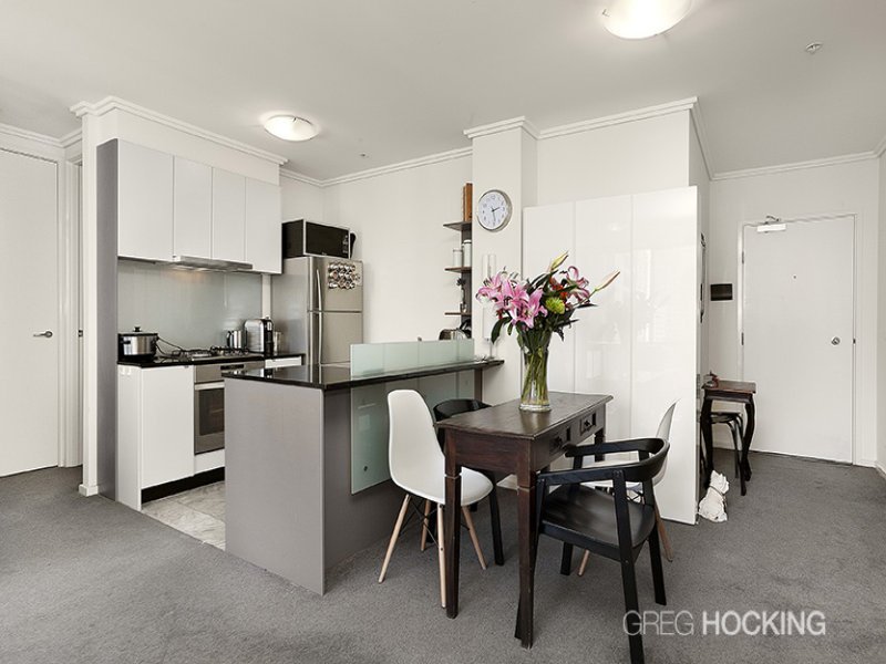 240/88 Kavanagh Street, Southbank image 2