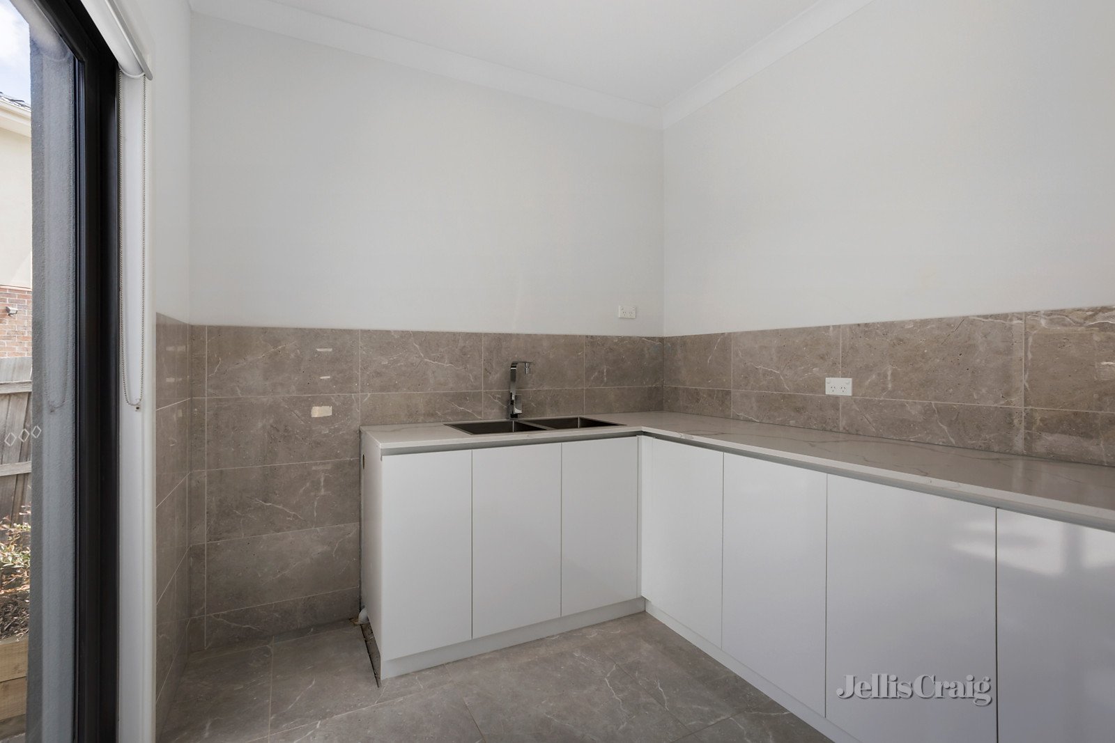 2/41 Brindy Crescent, Doncaster East image 10